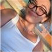 Chica italiana con capacidad de tener clase de inglés y italiano