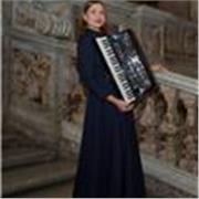 Sono pianista, fisarmonicista concertista e docente, formata presso la Gnessin Russian Academy of Music di Mosca e il Conservatori