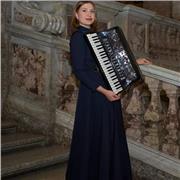 Sono pianista, fisarmonicista concertista e docente, formata presso la Gnessin Russian Academy of Music di Mosca e il Conservatori