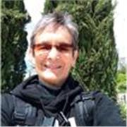 Licenciada en Biologia con un grado 
científico de doctor en Ciencias Biológicas (PhD).
Podría dar clases a alumnos Universitarios