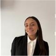 Joven experta en inglés que tiene experiencia previa con niños de 6-9 años 