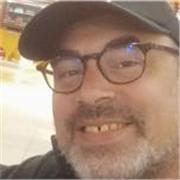 Professeur natif d'anglais avec 15 ans d'expérience offre des cours particuliers d'anglais pour enfants et adultes en ligne.