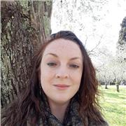 Insegnante madrelingua di inglese empatica con esperienza di 18 anni, laureata nelle scienze sociali