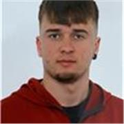 Adolescente que estudia, y que en toda su vida ha sacado nota de 8 o más en esta asignatura.