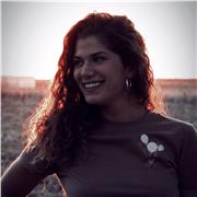 Profesora de GAP y crossFit, puedo hacerlo online ya que con el peso de tu propio cuerpo es suficiente