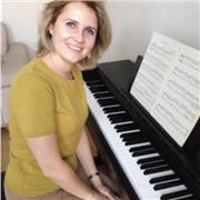 Piano tutor for children and adults, absolutely beginners and advanced players