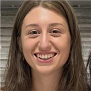 Offro lezioni private a bambini di scuole elementari e medie, adattandole alle loro esigenze.