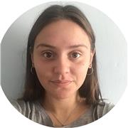 Studentessa universitaria offre aiuto compiti, anche online, con esperienza e impegno