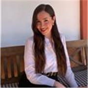 Estoy titulada en Comúnicación y Relaciónes Públicas, soy muy alegre, extrovertida y me gustaría darle clases a extranjeros.