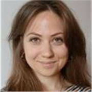 Studentessa magistrale italianistica, predisposta alle materie umanistiche