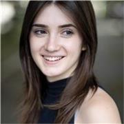 Studentessa universitaria di teatro cinema e media impartisce lezioni di inglese, italiano (lingua e/o letteratura) e cinema