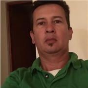 Soy hispano hablante,considero tener buen conocimiento y aplicacion del idioma español