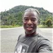 English teacher with international experience, compassion and charisma