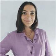 Sono una studentessa universitaria di lingue orientali (Università Ca'Foscari di te) residente a Treviso con una grande passione per le lingue straniere. In seguito ai miei ormai numerosi anni di studio della lingua inglese e delle mie esperienze di studi