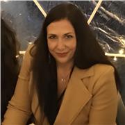 Dottoressa in lingue e comunicazione internazionale, docente di italiano, inglese, spagnolo e portoghese