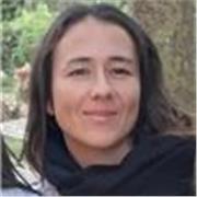 Tengo doble formación, en filosofia e biologia. En filosofia mi formación és como professora, mientras biologia soy investigadora.