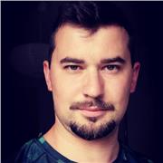 Mathe-Tutor, der Schüler*innen aller Altersgruppen unterrichten möchte