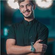 Patient English tutor and medical student offering flexible online lessons for college students.