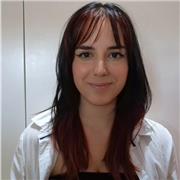 Puntual, trabajadora y animada. 
Clases a niños pequeños y adolescentes de ingles. 
Cuento con certificado CAE, viví 1 año en EEUU