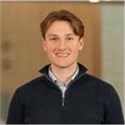 Mitarbeiter in der IT einer der größten deutschen Versicherungen. Von Theorie bis Praxis alles dabei :)