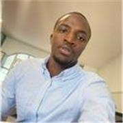 Hola! Soy Izaack Mwangi, profesor de inglés con amplia experiencia enseñando a niños, adolescentes y adultos en Chile
