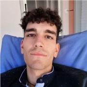 Laureato in Italianistica, con il massimo dei voti, impartisce lezioni di Italiano (grammatica e letteratura)