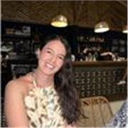 Profesora de inglés básico que es muy paciente, organizada, amable y respetuosa 