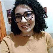 Professora de inglês com experiência em ensinar crianças, adolescentes e adultos