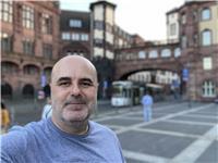 Arquitecto con manejo del inglés desde muy joven, participando en campamentos internacionales con la organización CISV.