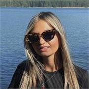 pronta ad aiutare con amore e attenzione chi può avere bisogno di me!!