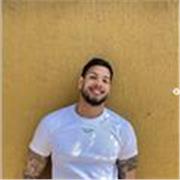 Soy un profesor de español nativo que habla português