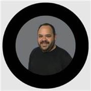 Titulado en pedagogía, políglota: español, inglés, portugués. Ven!