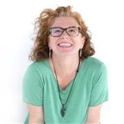 Diseñadora gráfica y consultora de comunicación en activo!