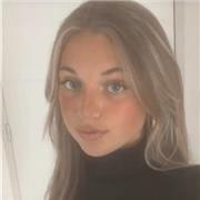 Étudiante en licence staps, prête à aider votre enfant avec un soutien scolaire