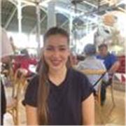 Estudiante graduada de Bachillerato que da clases particulares