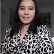 Englischtrainerin für junge Erwachsene und/oder Berufstätige mit Schwerpunkt auf der Verbesserung der Englischkenntnisse. 