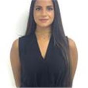 Soy una persona creativa y cercana, a la que le encanta dar clases escuchando, guiando y fomentando autonomía progresivamente.