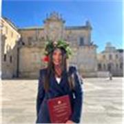 Neolaureata in Lingue, Letterature e Traduzione con il massimo dei voti, impartisco lezioni di lingua inglese e spagnola