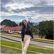 Ingeniera química con formación en matemáticas, física, química y biología