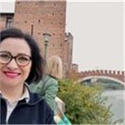 Ciao, sono diplomata al liceo classico e in passato ho insegneto questa splendida lingua a stranieri.