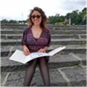 Profesora de biología para impartir clases en todos los niveles