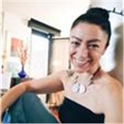 Laureata in interpreti e traduttori e mediazione linguistica con esperienza di insegnamento