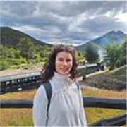 Estudiante de Universidad con muchas ganas de trabajar con niños y ayudar con lenguas.