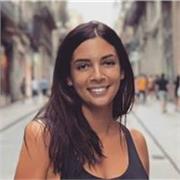 Profesora de lengua castellana tanto para refuerzo de niños, como personas que quieran aprender la lengua desde cero. Amante del lenguaje, como forma de expresión y comunicación, y la importancia de este en nuestras relaciones. Imparto clases online desde