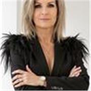 Profesora de fotografía de todos los niveles, con experiencia tanto en formación técnica y práctica.