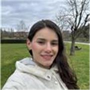 Licenciada en educación básica con énfasis en educación artística, dominio de  técnicas de danza latina, contemporánea y urbana.