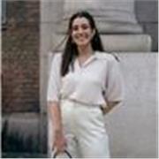 Laureata in economia offre lezioni di ambito scientifico (economia e altro) e umanistico (diplomata al liceo classico)
