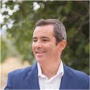 Profesor de Marketing Digital con más de 10 de experiencia ayudando a digitalizar desde startups hasta grandes empresas