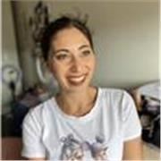 Laureata in psicologia, che ha vissuto 3 anni in Florida, offre lezioni di inglese (conversazione,ripetizioni, preparazione esami)
