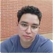 Un joven muy social al que le gusta enseñar y aprender 